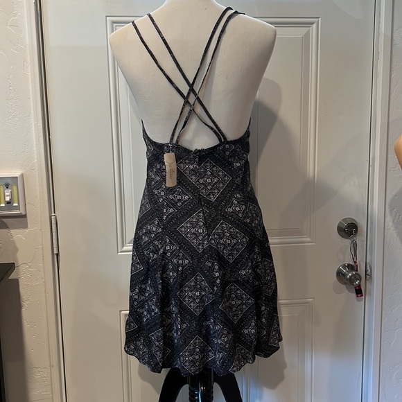 NWT Forever 21 Black/Grey/Cream Short Dress Size S - Picture 2 of 4